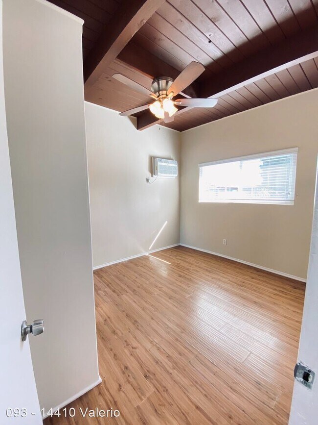 Building Photo - 14410 Valerio St