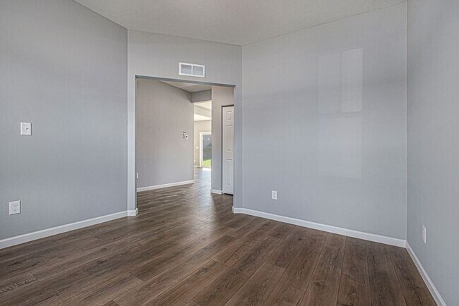 Building Photo - 54154 Angeline Dr