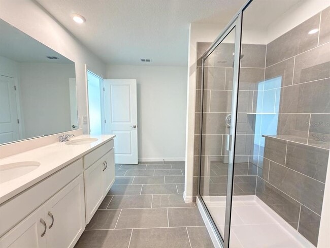 Building Photo - 1327 Normandy Dr