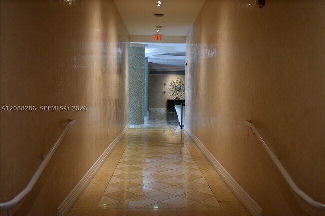 Building Photo - 6917 Collins Ave