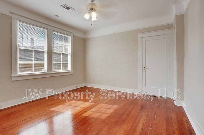 Building Photo - 128 Lake Ave