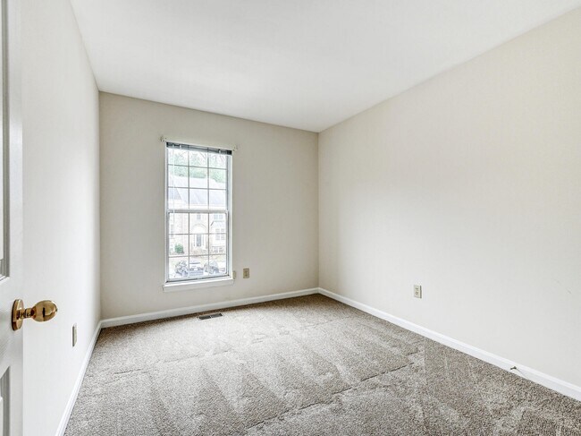 Building Photo - 11919 Thurloe Dr