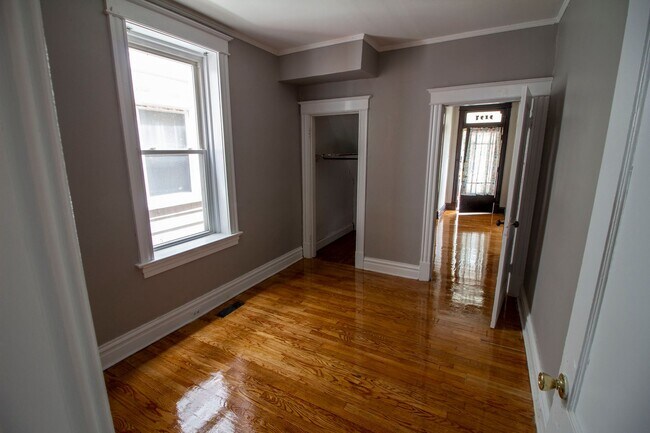 Building Photo - 4247 Grace Ave