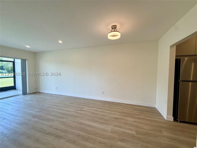 Building Photo - 108 Waterway Dr S