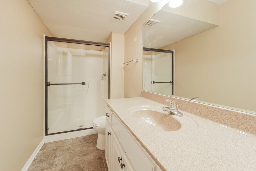 Building Photo - 705 Hibiscus Cir