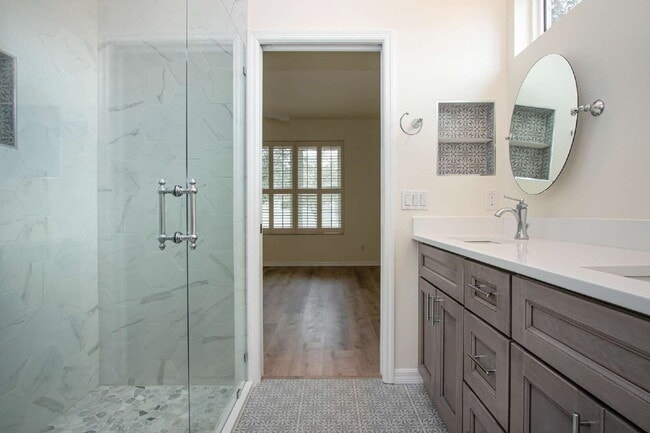 Building Photo - 8419 Whispering Woods Ct