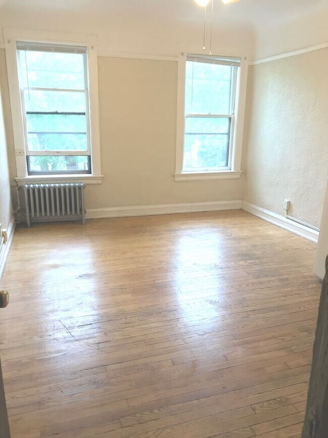 Building Photo - 1503-15 E Kane Pl