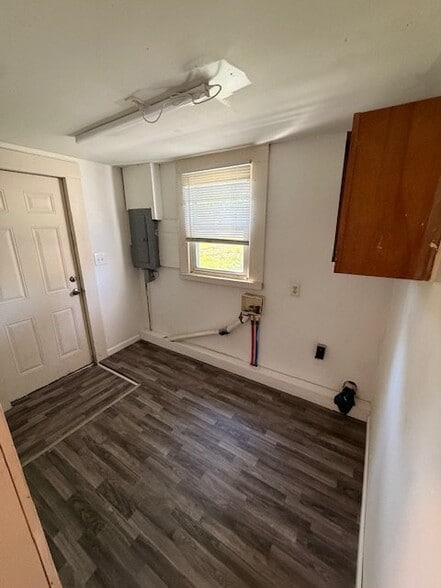 Building Photo - 329 Taylor Ave