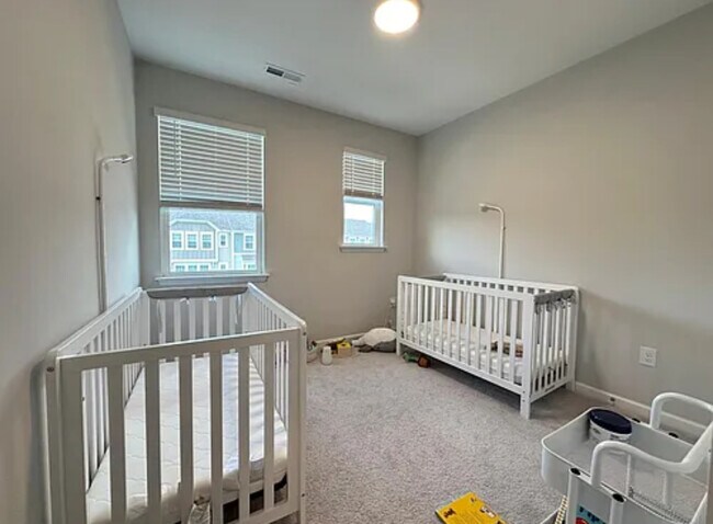 Building Photo - 1002 Manorhaven Dr