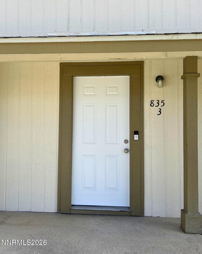 Building Photo - 835 Ridgewood Dr