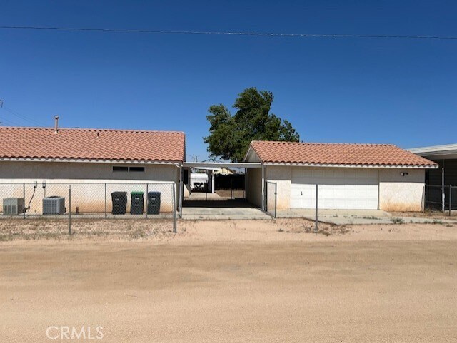 Building Photo - 7653 Phelan Rd