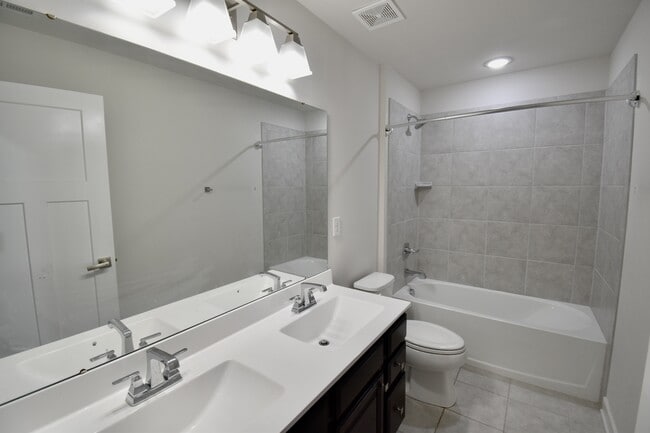 Building Photo - 7111 Waterwheel St SW