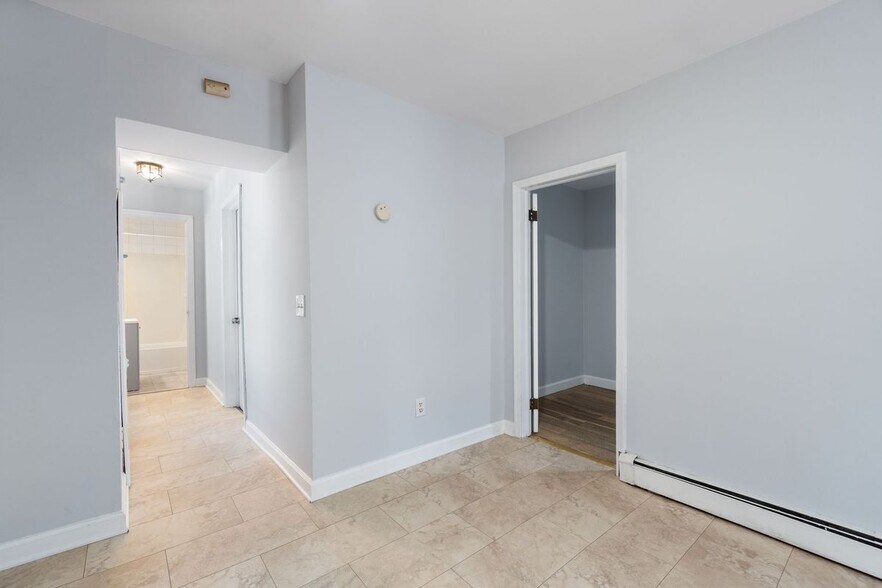 Building Photo - 120 Grant Ave