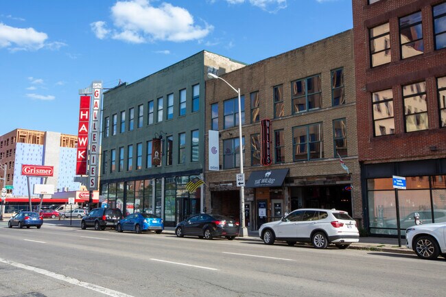 Building Photo - 150 E Main St