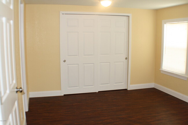Building Photo - 65 Peck Ave