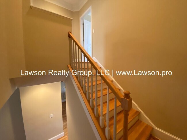 Building Photo - Colonial Green Row Home with Two Car Garage