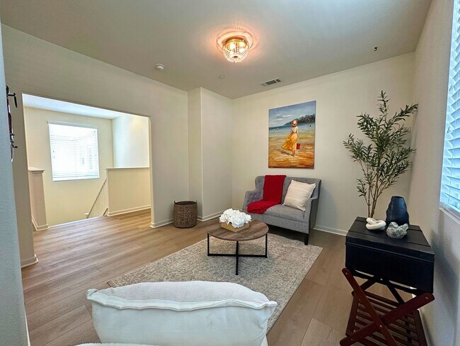 Building Photo - Stunning 4 Bedroom, 3 Bath Questa Home
