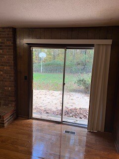 Building Photo - 2500 Shenandoah Dr