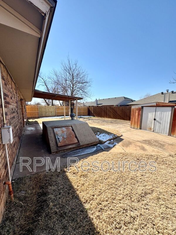 Building Photo - 8317 Woodhue Dr