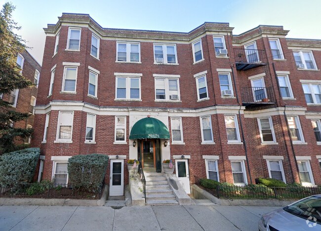Building Photo - 11 Barrows St