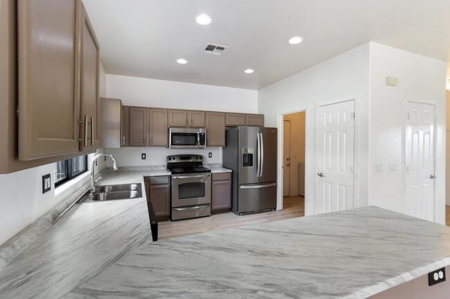 Building Photo - 45099 W Desert Cedars Ln