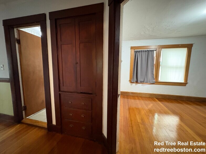 Building Photo - 28 Woodward St