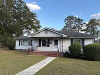 Building Photo - 2534 Cole Dr