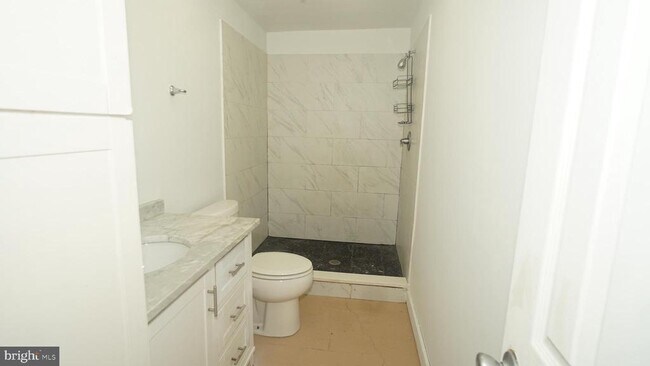 Building Photo - 1921 W Diamond St