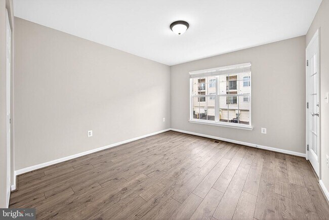 Building Photo - 15825 John Diskin Cir