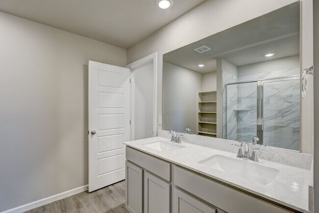 Building Photo - Newer Home For Rent  in Mustang Schools! 3...
