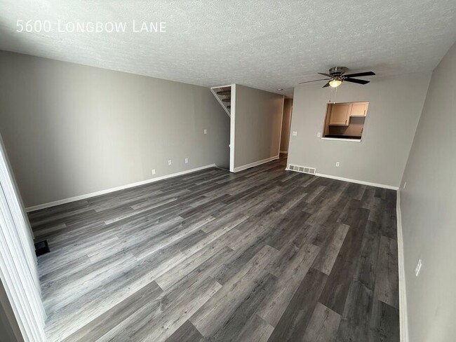 Building Photo - Recently Updated Beautiful Town Home in Du...