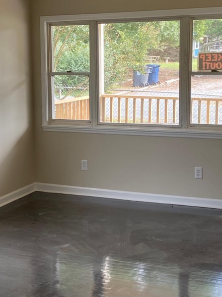 Building Photo - 408 Valley St