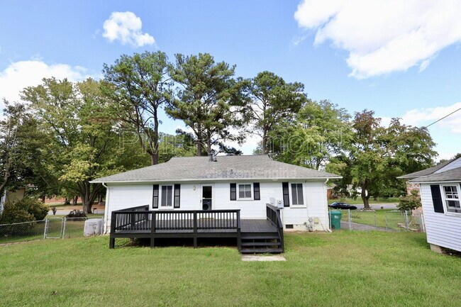 Building Photo - 9107 Mapleview Ave