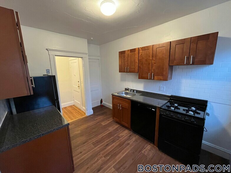 Building Photo - 1634 Commonwealth Ave