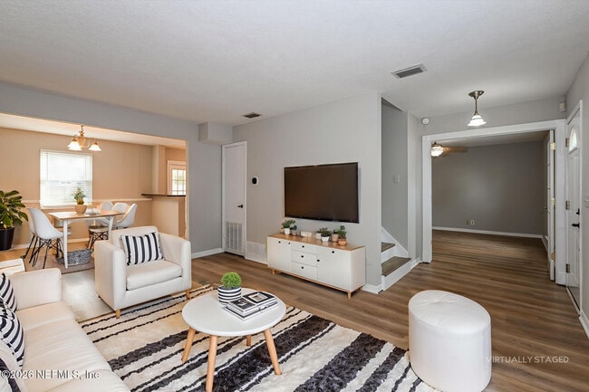 Building Photo - 1077 Kings Rd