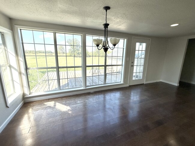 Building Photo - 5566 OK-199