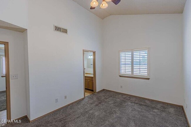 Building Photo - 12833 Tierra Pueblo Dr