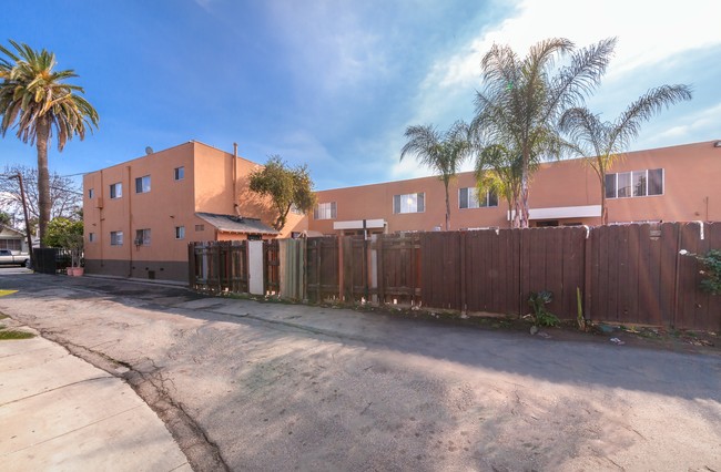 Building Photo - 731-745 Orange Avenue