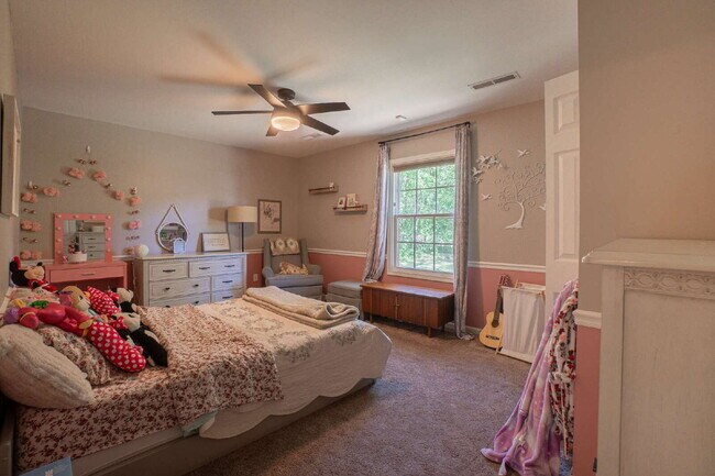 Building Photo - Available mid June!