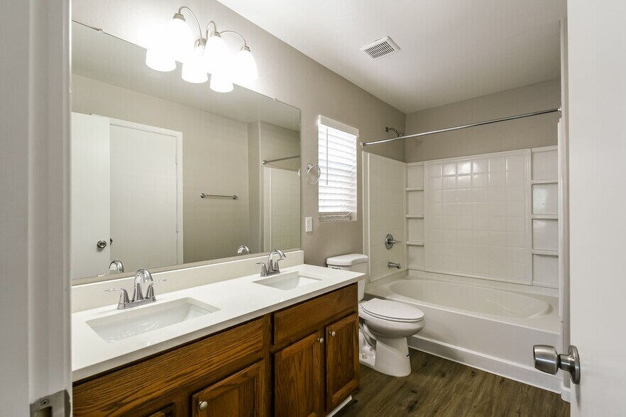 Building Photo - 34818 N 31st Ave