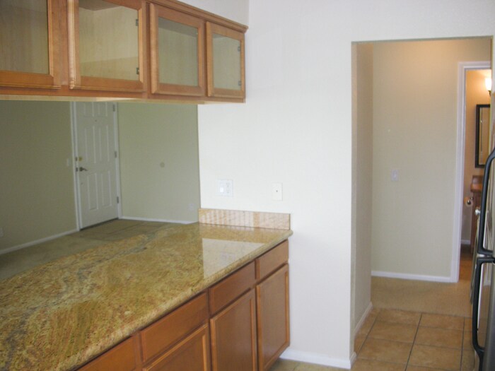 Building Photo - 615 Fredricks Ave