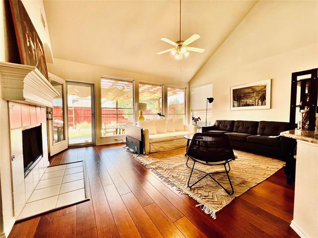 Building Photo - 1715 Mapleleaf Falls Dr