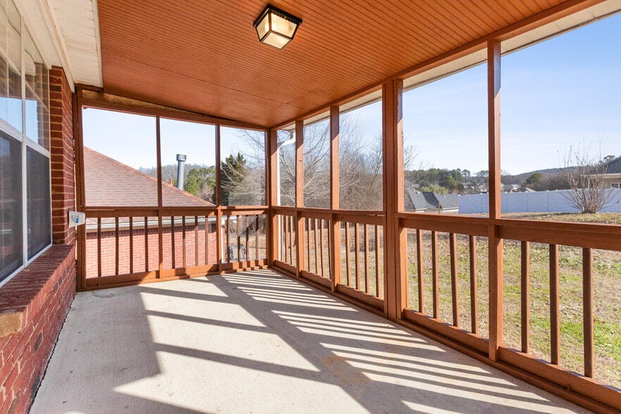 Building Photo - 5547 Matt Aaron Ln