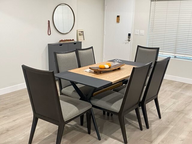 Large Open Dining & Living Area - 15508 Williams St