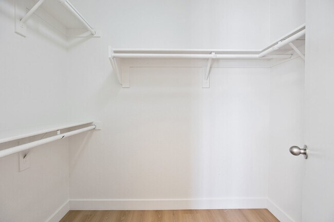 Building Photo - Beautiful home in gated community in Ahwatukee now available!