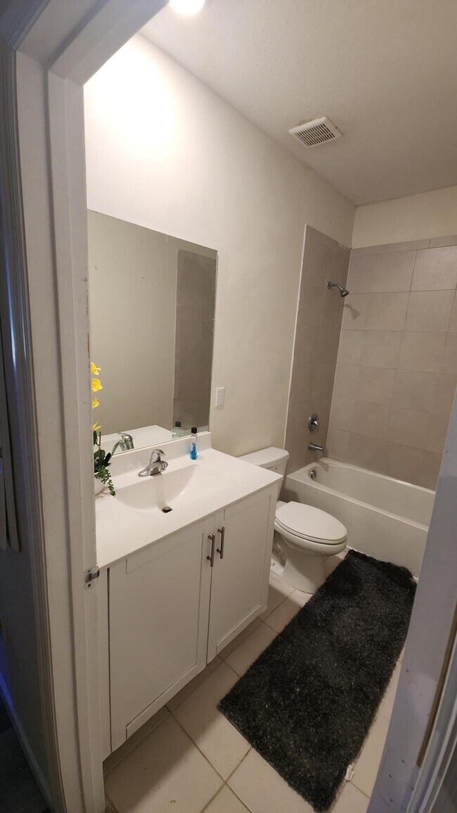 Building Photo - 6002 Clydesdale Ct