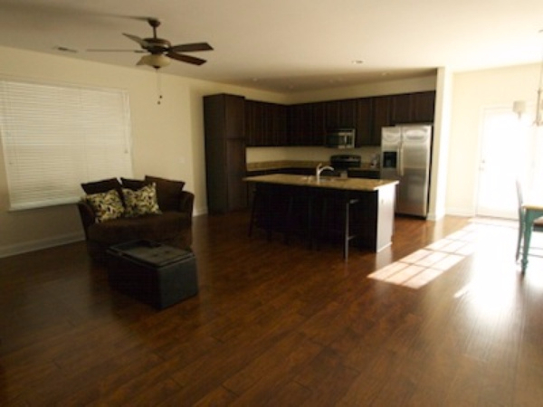 Building Photo - 3 Bedroom 2.5 Bath House in Grand Oaks Pla...