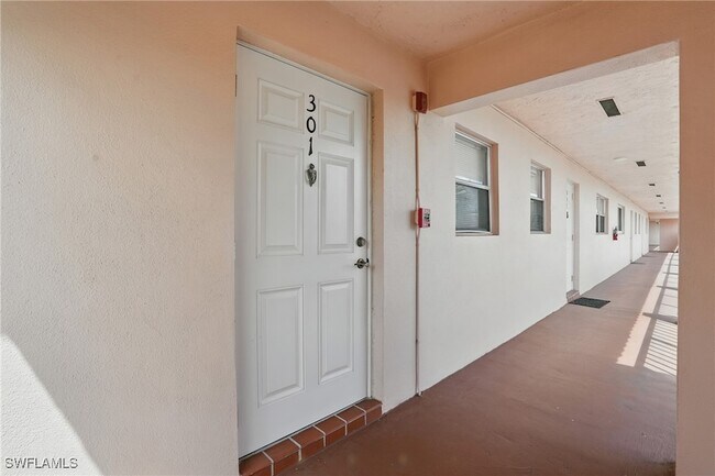 Building Photo - 170 Turtle Lake Ct