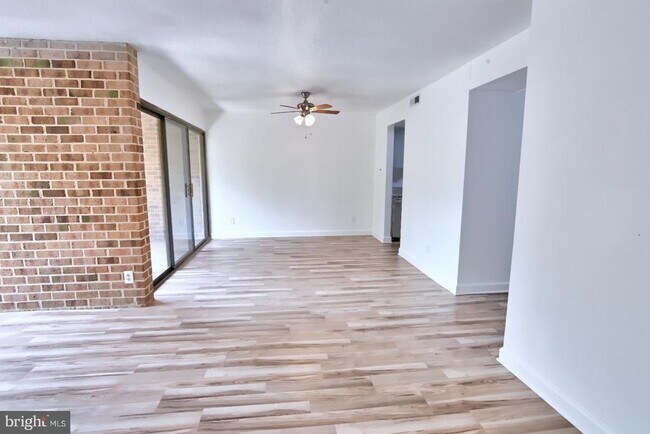 Building Photo - 1580 Moorings Dr
