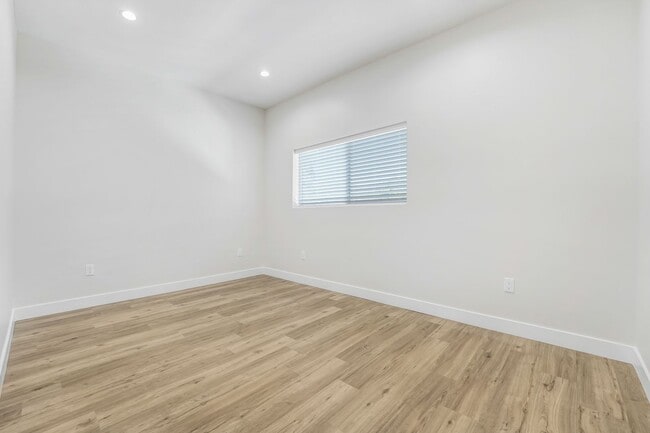 Building Photo - All solar new construction 3/3 house